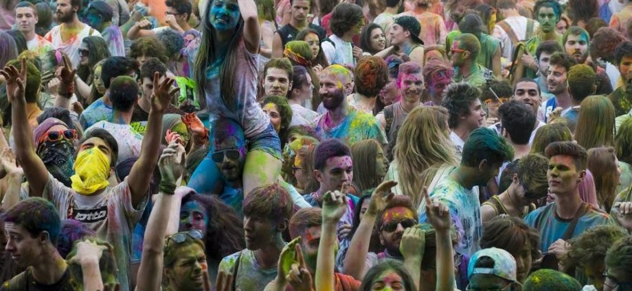 holi summer tour 2018 holi festival dei colori 2018 holi veneto fabio lazzari marco bari vicenza eventi cosa fare in veneto cosa fare a vicenza appuntamenti feste vicenza festival colori festival holi ilaria rebecchi gatte vicentine uomini vicentini talenti creativity vicenza creativity veneto