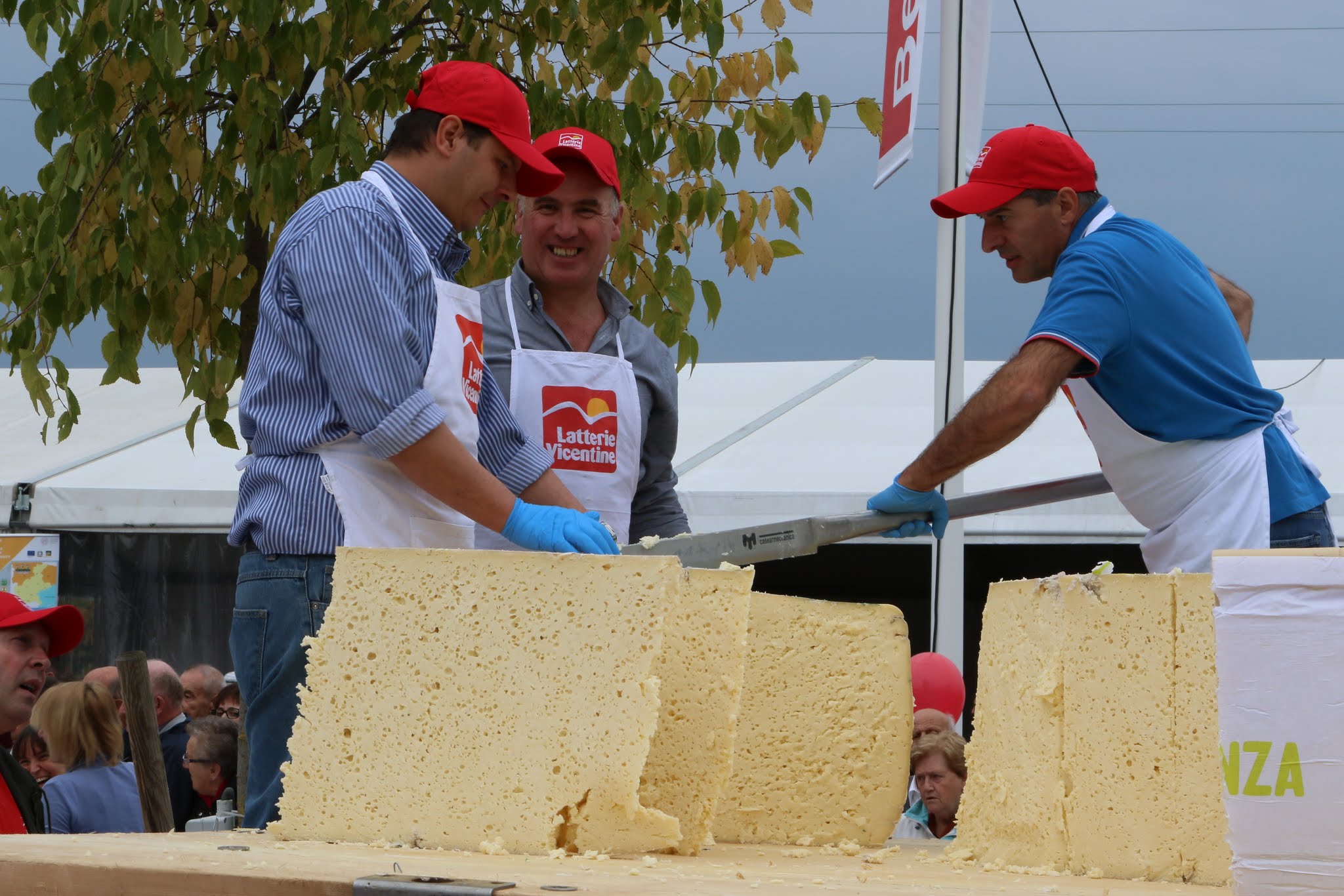 festa della transumanza vicenza eventi in veneto magazine vicenza gatte vicentine donne di vicenza campagna veneta buoi veneto agricoltura veneta allevamento veneto vicenza formaggio asiago dop festa di latterie vicentine bressanvido cosa fare a vicenza cosa fare in veneto ilaria rebecchi cooking lele eleonora garzia