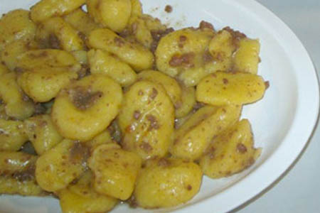 ricetta gnocchi di selva di trissino vicenza food veneto mangiare a vicenza ricette veneto eventi vicenza festa degglo gnoccho cibo vicenza notizie veneto magazin vicenza donne vicentine gatte vicentine vicenzaè donne vicenza ilaria rebecchi mangiare in veneto