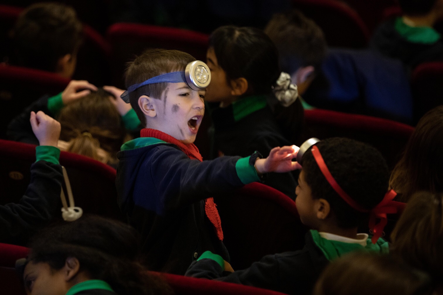 Teatro comunale di vicenza teatro veneto opera meno nove mamme teattobgravidanza bambini a teatro attività didattiche a vicenza bimbi in veneti Mamme vicenza Gatte Vicentine donne vicenza Ilaria Rebecchi 